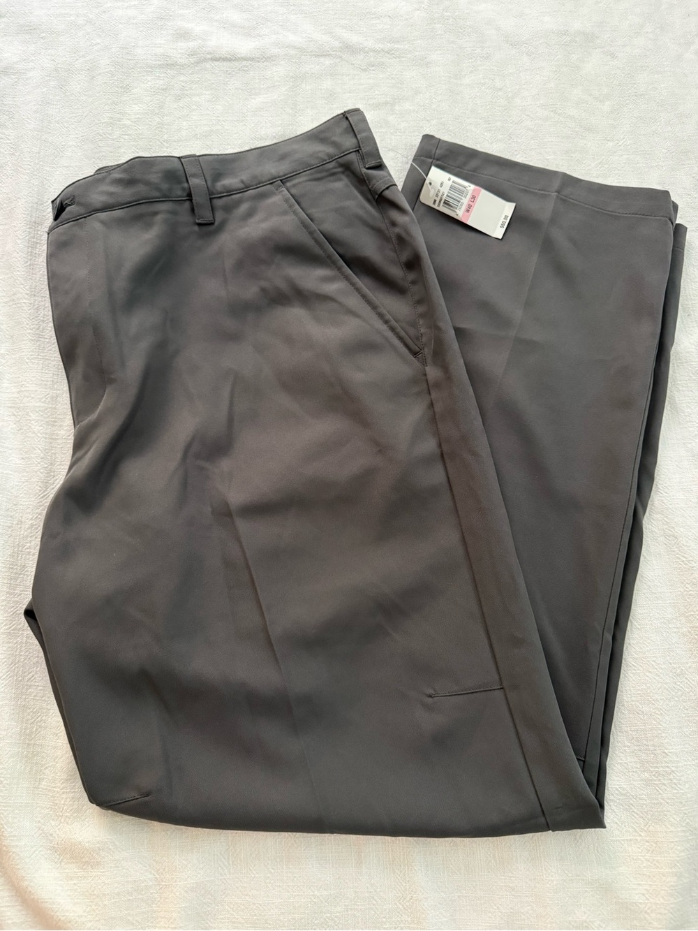 IZOD Men's Golf Pants in Charcoal Gray
